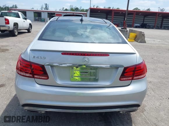 ✅ 2016 Mercedes-Benz E 400 • VIN: WDDKJ6FB7GF318678 • Lot: 42080377. Listed on IAAI with 59,450 mi. Free auction sales archive from the USA and detailed vehicle history report at DreamBid. Image 17.