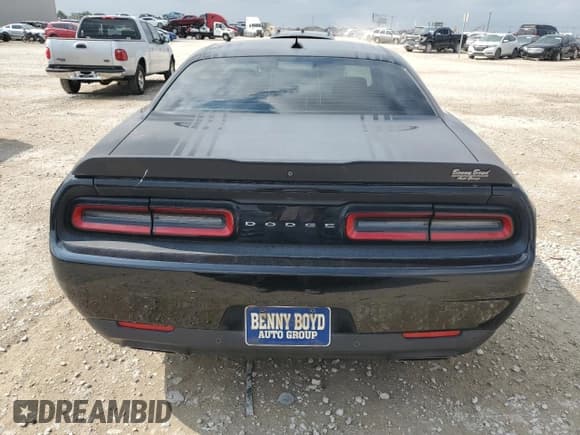 ✅ 2018 Dodge Challenger T/A • VIN: 2C3CDZBT1JH183228 • Lot: 63221314. Wystawiony na Copart z przebiegiem 92 431 mil. Bezpłatny archiwum sprzedaży aukcyjnych z USA i szczegółowy raport historii pojazdu na DreamBid. Zdjęcie 6.