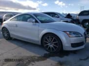 ✅ 2008 Audi TT 3.2L • VIN: TRUDD38JX81005920 • Lot: 84972744. Wystawiony na Copart z przebiegiem 74 025 mil. Bezpłatny archiwum sprzedaży aukcyjnych z USA i szczegółowy raport historii pojazdu na DreamBid. Zdjęcie 4.