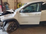 ✅ 2019 Jeep Cherokee Trailhawk • VIN: 1C4PJMBX1KD200300 • Lot: 41781465. Listed on IAAI with Not provided. Free auction sales archive from the USA and detailed vehicle history report at DreamBid. Image 6.