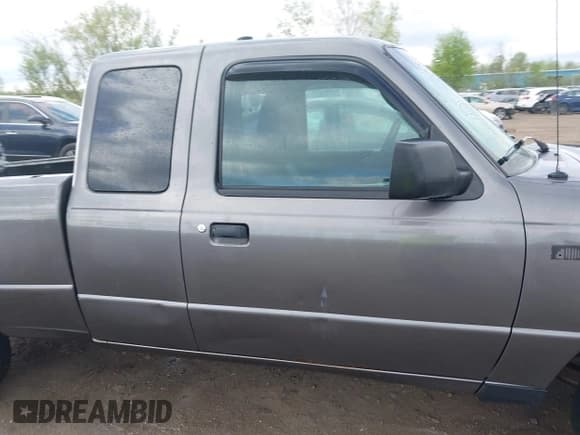 ✅ 2011 Ford Ranger XLT • VIN: 1FTKR4EEXBPB22563 • Lot: 42101752. Listed on IAAI with 211,855 mi. Free auction sales archive from the USA and detailed vehicle history report at DreamBid. Image 13.