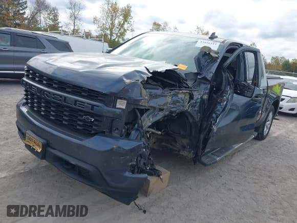 ✅ 2021 Chevrolet Silverado 1500 Custom • VIN: 1GCPYBEK9MZ303079 • Lot: 43456213. Wystawiony na IAAI z przebiegiem 63 003 mil. Bezpłatny archiwum sprzedaży aukcyjnych z USA i szczegółowy raport historii pojazdu na DreamBid. Zdjęcie 18.