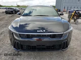 ✅ 2025 Kia K4 GT-Line • VIN: 3KPFW4DE6SE150808 • Lot: 65507405. Wystawiony na Copart z przebiegiem 963 mil. Bezpłatny archiwum sprzedaży aukcyjnych z USA i szczegółowy raport historii pojazdu na DreamBid. Zdjęcie 5.