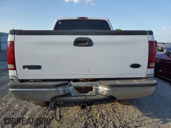 ✅ 1999 Ford F-250 XL • VIN: 1FTNW21S1XEB77511 • Lot: 83973775. Wystawiony na Copart z przebiegiem 199 055 mil. Bezpłatny archiwum sprzedaży aukcyjnych z USA i szczegółowy raport historii pojazdu na DreamBid. Zdjęcie 6.