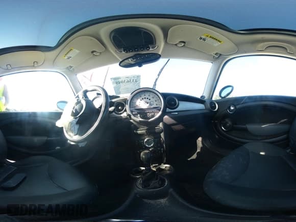 ✅ 2011 MINI Hardtop • VIN: WMWSU3C55BT097359 • Lot: 43363048. Wystawiony na IAAI z przebiegiem 149 072 mil. Bezpłatny archiwum sprzedaży aukcyjnych z USA i szczegółowy raport historii pojazdu na DreamBid. Zdjęcie 18.