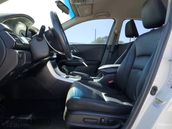 2014 Honda Accord Sport с VIN 1HGCR2F55EA034746, выставлен на аукционе Copart как лот 86338905 с пробегом 213 208 миль миль и Списание • Salvage title. История ставок и продаж доступна на DreamBid. Изображение 7.