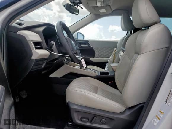 2023 Mitsubishi Outlander SEL z VIN JA4J3VA84PZ019115, wystawiony jako Copart lot #63403835 z przebiegiem 39 249 mil mil oraz Czysty tytuł • Clean title. Historia ofert i sprzedaży dostępna na DreamBid. Obrazek 7.