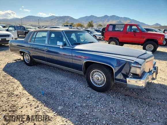 ✅ 1989 Cadillac Brougham • VIN: 1G6DW51Y3KR703353 • Лот: 82709235. Опубликован ранее на Copart с пробегом 9 186 миль. Бесплатный доступ к архиву аукционных продаж из США и подробный отчёт об истории автомобиля на DreamBid. Изображение 4.