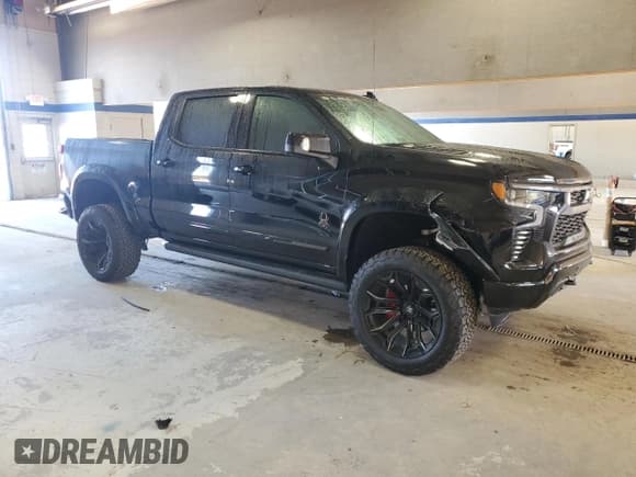 ✅ 2025 Chevrolet Silverado 1500 High Country • VIN: 1GCUKJEL7SZ212204 • Лот: 81936905. Опубликован ранее на Copart с пробегом 4 113 миль. Бесплатный доступ к архиву аукционных продаж из США и подробный отчёт об истории автомобиля на DreamBid. Изображение 4.