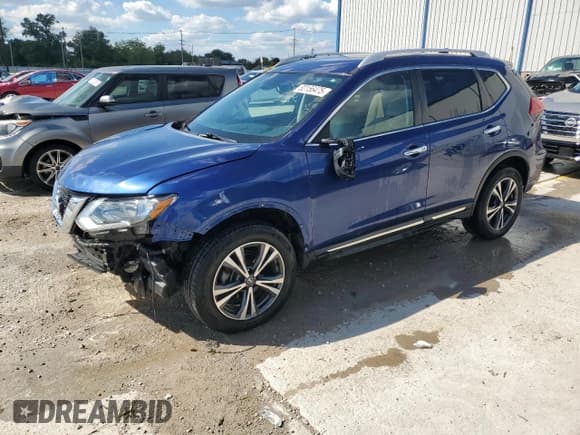 ✅ 2017 Nissan Rogue SV • VIN: 5N1AT2MV4HC771595 • Lot: 82156475. Wystawiony na Copart z przebiegiem 94 501 mil. Bezpłatny archiwum sprzedaży aukcyjnych z USA i szczegółowy raport historii pojazdu na DreamBid. Zdjęcie 1.