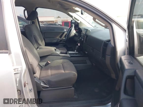 ✅ 2014 Nissan Titan SL • VIN: 1N6BA0ED2EN508754 • Lot: 43403283. Wystawiony na IAAI z przebiegiem 150 744 mil. Bezpłatny archiwum sprzedaży aukcyjnych z USA i szczegółowy raport historii pojazdu na DreamBid. Zdjęcie 5.