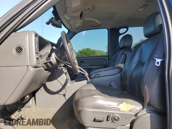 ✅ 2005 Chevrolet Silverado 2500HD Work Truck • VIN: 1GCHK23285F899023 • Lot: 84373445. Wystawiony na Copart z przebiegiem 135 642 mil. Bezpłatny archiwum sprzedaży aukcyjnych z USA i szczegółowy raport historii pojazdu na DreamBid. Zdjęcie 7.