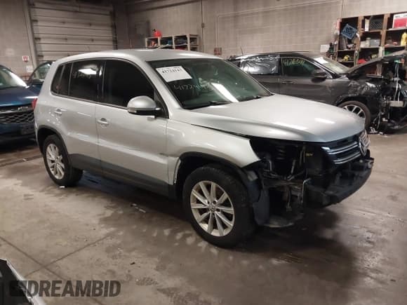 ✅ 2018 Volkswagen Tiguan • VIN: WVGAV7AXXJK002270 • Лот: 41724143. Опубликован ранее на IAAI с пробегом 124 081 миль. Бесплатный доступ к архиву аукционных продаж из США и подробный отчёт об истории автомобиля на DreamBid. Изображение 1.