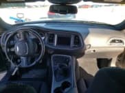 ✅ 2020 Dodge Challenger SXT • VIN: 2C3CDZAG1LH161589 • Lot: 70772102. Wystawiony na Copart z przebiegiem 16 510 mil. Bezpłatny archiwum sprzedaży aukcyjnych z USA i szczegółowy raport historii pojazdu na DreamBid. Zdjęcie 8.