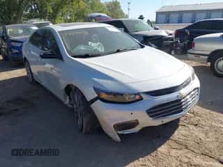 2017 Chevrolet Malibu Premier z VIN 1G1ZH5SX3HF109724, wystawiony jako IAAI lot #43117243 z przebiegiem 86 952 mil mil oraz . Historia ofert i sprzedaży dostępna na DreamBid. Obrazek 1.