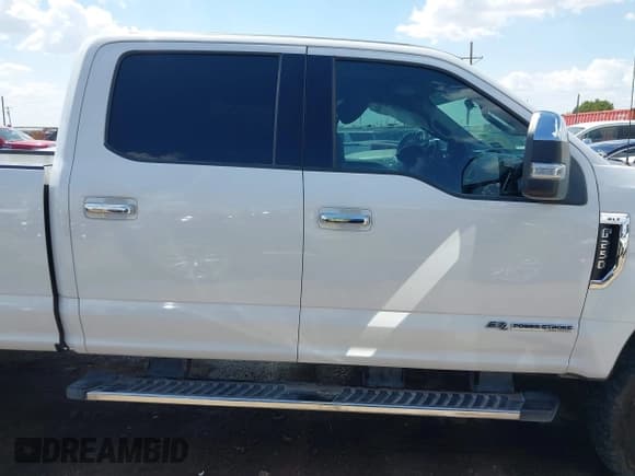 ✅ 2018 Ford F-250 King Ranch • VIN: 1FT7W2BT2JEB49420 • Lot: 43041884. Wystawiony na IAAI z przebiegiem 188 101 mil. Bezpłatny archiwum sprzedaży aukcyjnych z USA i szczegółowy raport historii pojazdu na DreamBid. Zdjęcie 14.