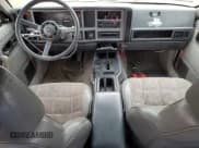 ✅ 1989 Jeep Cherokee Laredo • VIN: 1J4FJ58L5KL637884 • Лот: 57269185. Опубликован ранее на Copart с пробегом 183 716 миль. Бесплатный доступ к архиву аукционных продаж из США и подробный отчёт об истории автомобиля на DreamBid. Изображение 8.