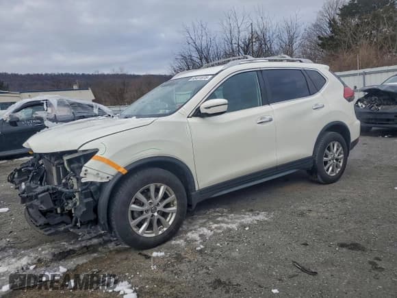 ✅ 2017 Nissan Rogue SL • VIN: JN8AT2MV5HW002613 • Lot: 95401075. Wystawiony na Copart z przebiegiem 104 445 mil. Bezpłatny archiwum sprzedaży aukcyjnych z USA i szczegółowy raport historii pojazdu na DreamBid. Zdjęcie 1.
