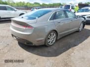 ✅ 2016 Lincoln MKZ Hybrid • VIN: 3LN6L2LU4GR630976 • Lot: 42160730. Wystawiony na IAAI z przebiegiem 244 723 mil. Bezpłatny archiwum sprzedaży aukcyjnych z USA i szczegółowy raport historii pojazdu na DreamBid. Zdjęcie 4.