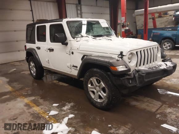 ✅ 2021 Jeep Wrangler Unlimited Willys • VIN: 1C4HJXDN8MW813202 • Lot: 41585116. Wystawiony na IAAI z przebiegiem 80 921 mil. Bezpłatny archiwum sprzedaży aukcyjnych z USA i szczegółowy raport historii pojazdu na DreamBid. Zdjęcie 1.