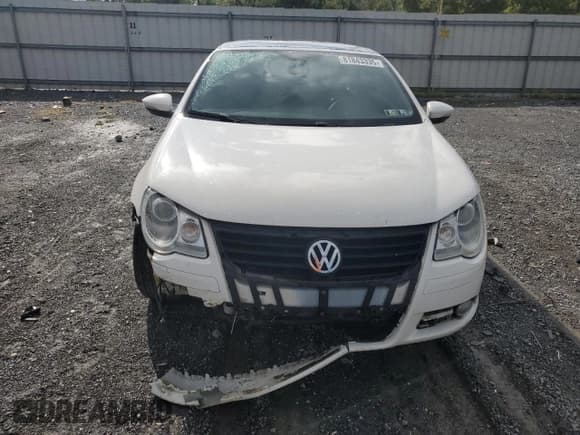 ✅ 2010 Volkswagen Eos Komfort • VIN: WVWBA7AH7AV022049 • Лот: 81843335. Опубликован ранее на Copart с пробегом 165 553 миль. Бесплатный доступ к архиву аукционных продаж из США и подробный отчёт об истории автомобиля на DreamBid. Изображение 5.
