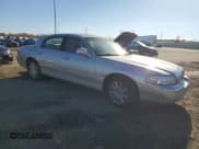 ✅ 2005 Lincoln Town Car Signature Limited • VIN: 1LNHM82WX5Y633147 • Lot: 90334795. Wystawiony na Copart z przebiegiem 162 116 mil. Bezpłatny archiwum sprzedaży aukcyjnych z USA i szczegółowy raport historii pojazdu na DreamBid. Zdjęcie 4.