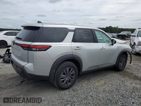 2024 Nissan Pathfinder S with VIN 5N1DR3AA2RC229397, listed as a Copart auction lot 70648084 with 6,037 mi miles and Salvage title. Bid and sale history available at DreamBid. Image 3.