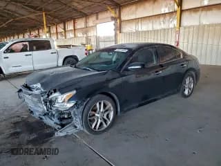 ✅ 2013 Nissan Maxima SV • VIN: 1N4AA5AP7DC841964 • Лот: 93777625. Опубликован ранее на Copart с пробегом 159 807 миль. Бесплатный доступ к архиву аукционных продаж из США и подробный отчёт об истории автомобиля на DreamBid. Изображение 1.