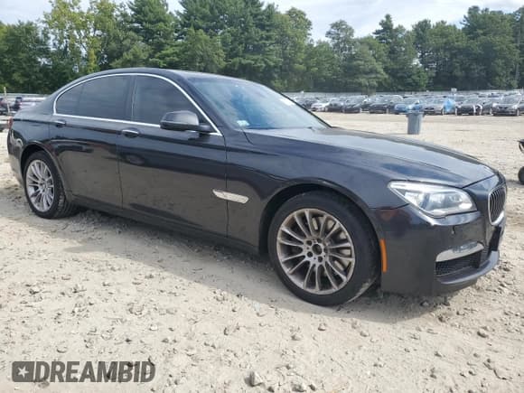✅ 2013 BMW 7 Series 750i xDrive • VIN: WBAYB6C56DC997949 • Lot: 70722585. Listed on Copart with 152,183 mi. Free auction sales archive from the USA and detailed vehicle history report at DreamBid. Image 4.