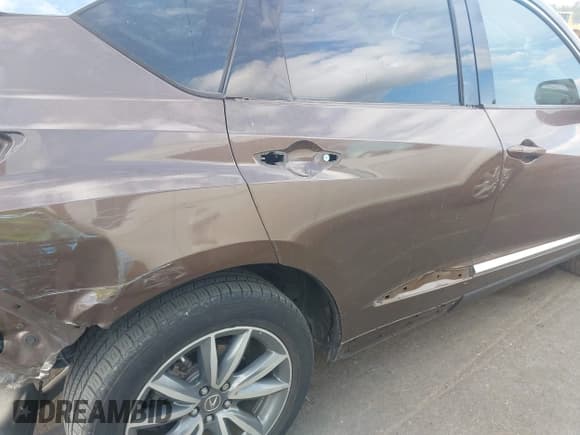 ✅ 2019 Acura RDX Technology • VIN: 5J8TC1H59KL002858 • Lot: 43370231. Listed on IAAI with 56,907 mi. Free auction sales archive from the USA and detailed vehicle history report at DreamBid. Image 18.