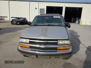 ✅ 2003 Chevrolet Blazer LS • VIN: 1GNCS18X03K119875 • Lot: 84058504. Wystawiony na Copart z przebiegiem Nie podano. Bezpłatny archiwum sprzedaży aukcyjnych z USA i szczegółowy raport historii pojazdu na DreamBid. Zdjęcie 5.