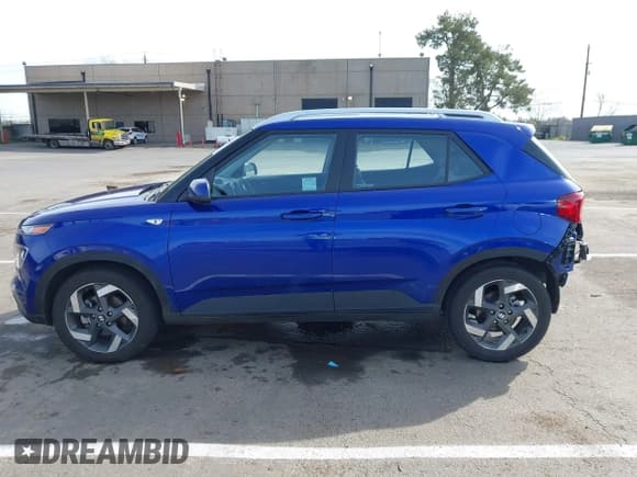 ✅ 2023 Hyundai Venue SEL • VIN: KMHRC8A32PU265541 • Lot: 41745833. Listed on IAAI with 16,073 mi. Free auction sales archive from the USA and detailed vehicle history report at DreamBid. Image 15.