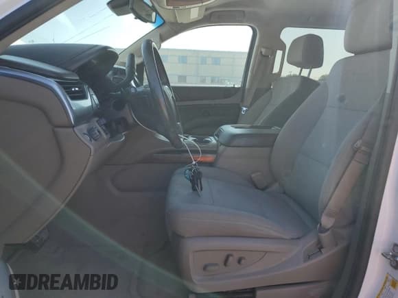 ✅ 2016 Chevrolet Suburban LS • VIN: 1GNSCGKC0GR232868 • Лот: 52762814. Опубликован ранее на Copart с пробегом 80 856 миль. Бесплатный доступ к архиву аукционных продаж из США и подробный отчёт об истории автомобиля на DreamBid. Изображение 7.