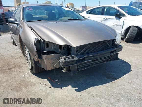 ✅ 2002 Chrysler Concorde LXi • VIN: 2C3HD36M72H149608 • Лот: 42730951. Опубликован ранее на IAAI с пробегом 152 987 миль. Бесплатный доступ к архиву аукционных продаж из США и подробный отчёт об истории автомобиля на DreamBid. Изображение 6.