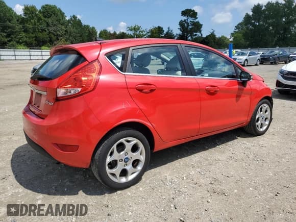 ✅ 2013 Ford Fiesta Titanium • VIN: 3FADP4FJ3DM175257 • Лот: 69178315. Опубликован ранее на Copart с пробегом 76 721 миль. Бесплатный доступ к архиву аукционных продаж из США и подробный отчёт об истории автомобиля на DreamBid. Изображение 3.