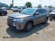 ✅ 2017 Toyota Highlander XLE • VIN: 5TDJZRFH9HS509332 • Lot: 42845718. Wystawiony na IAAI z przebiegiem 113 462 mil. Bezpłatny archiwum sprzedaży aukcyjnych z USA i szczegółowy raport historii pojazdu na DreamBid. Zdjęcie 18.
