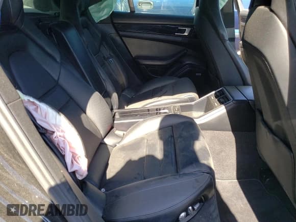 ✅ 2018 Porsche Panamera 4S • VIN: WP0AB2A77JL135403 • Lot: 44942112. Wystawiony na Copart z przebiegiem 65 238 mil. Bezpłatny archiwum sprzedaży aukcyjnych z USA i szczegółowy raport historii pojazdu na DreamBid. Zdjęcie 6.