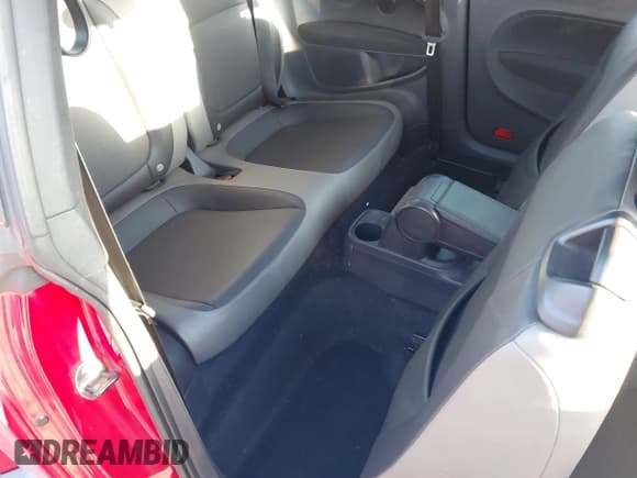 ✅ 2015 Volkswagen Beetle Fleet Edition • VIN: 3VWF17AT9FM627923 • Lot: 41814791. Listed on IAAI with 94,647 mi. Free auction sales archive from the USA and detailed vehicle history report at DreamBid. Image 8.