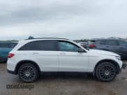 ✅ 2018 Mercedes-Benz GLC 300 • VIN: WDC0G4JB8JV045348 • Lot: 41904890. Wystawiony na IAAI z przebiegiem 103 842 mil. Bezpłatny archiwum sprzedaży aukcyjnych z USA i szczegółowy raport historii pojazdu na DreamBid. Zdjęcie 13.