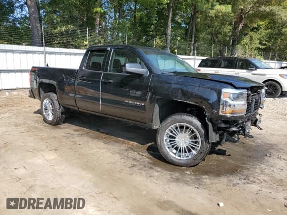 ✅ 2019 Chevrolet Silverado 1500 LT • VIN: 2GCVKPEC9K1185555 • Lot: 75035884. Wystawiony na Copart z przebiegiem 53 240 mil. Bezpłatny archiwum sprzedaży aukcyjnych z USA i szczegółowy raport historii pojazdu na DreamBid. Zdjęcie 4.