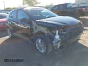 ✅ 2018 Hyundai Kona SEL • VIN: KM8K62AA3JU163399 • Лот: 43479223. Опубликован ранее на IAAI с пробегом 100 081 миль. Бесплатный доступ к архиву аукционных продаж из США и подробный отчёт об истории автомобиля на DreamBid. Изображение 1.