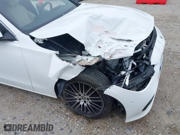 ✅ 2024 Mercedes-Benz C 300 • VIN: W1KAF4HB7RR206303 • Лот: 42759661. Опубликован ранее на IAAI с пробегом 15 594 миль. Бесплатный доступ к архиву аукционных продаж из США и подробный отчёт об истории автомобиля на DreamBid. Изображение 6.