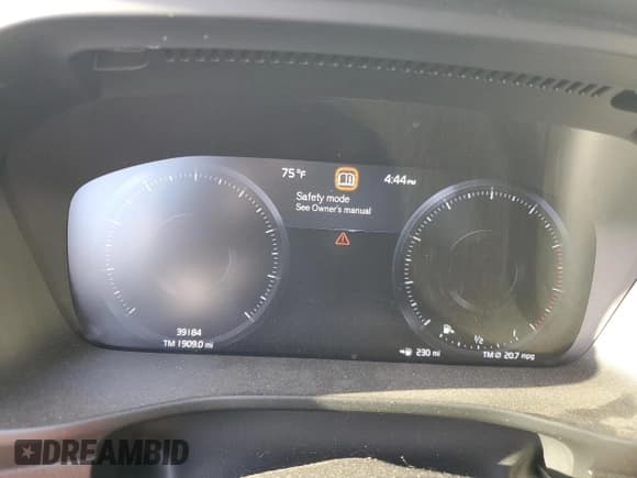 ✅ 2019 Volvo XC40 Momentum • VIN: YV4AC2HK4K2154423 • Lot: 82748335. Listed on Copart with 39,184 mi. Free auction sales archive from the USA and detailed vehicle history report at DreamBid. Image 9.