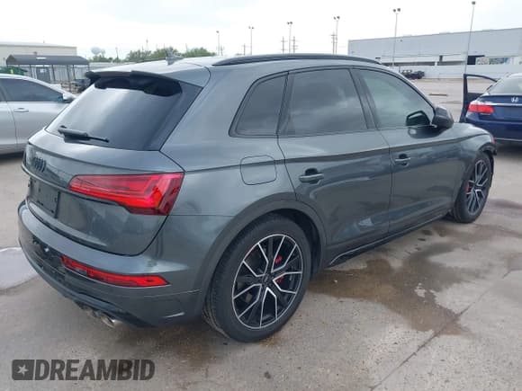 ✅ 2024 Audi SQ5 Premium Plus • VIN: WA1B4AFY1R2040521 • Лот: 41913853. Опубликован ранее на IAAI с пробегом 13 172 миль. Бесплатный доступ к архиву аукционных продаж из США и подробный отчёт об истории автомобиля на DreamBid. Изображение 4.