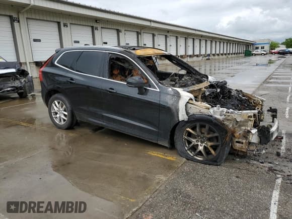 ✅ 2019 Volvo XC60 Momentum • VIN: LYV102DK8KB285113 • Lot: 54939465. Listed on Copart with Not provided. Free auction sales archive from the USA and detailed vehicle history report at DreamBid. Image 4.