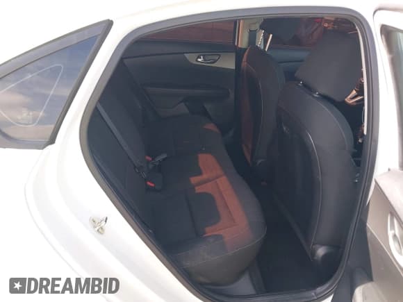 ✅ 2021 Kia Forte LXS • VIN: 3KPF24AD3ME299221 • Lot: 41893062. Listed on IAAI with 62,961 mi. Free auction sales archive from the USA and detailed vehicle history report at DreamBid. Image 8.