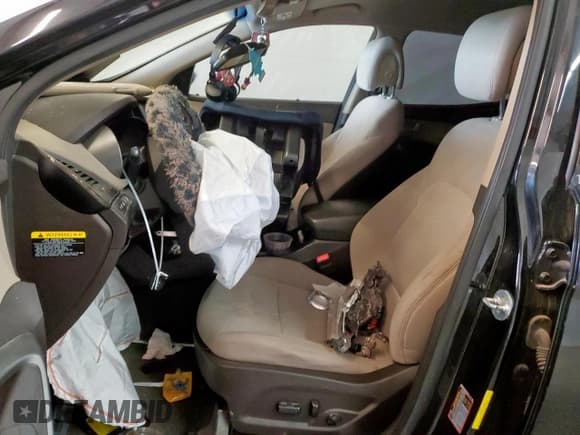 ✅ 2017 Hyundai Santa Fe 2.4L • VIN: 5NMZUDLB0HH051171 • Лот: 84047765. Опубликован ранее на Copart с пробегом Не указан. Бесплатный доступ к архиву аукционных продаж из США и подробный отчёт об истории автомобиля на DreamBid. Изображение 7.