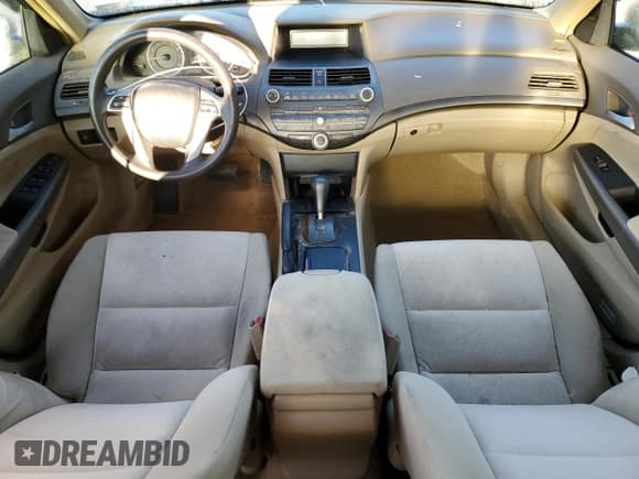 ✅ 2008 Honda Accord LX-P • VIN: 1HGCP26448A020662 • Lot: 87069235. Wystawiony na Copart z przebiegiem 161 261 mil. Bezpłatny archiwum sprzedaży aukcyjnych z USA i szczegółowy raport historii pojazdu na DreamBid. Zdjęcie 8.