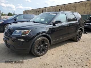 ✅ 2019 Ford Explorer Sport • VIN: 1FM5K8GT5KGB27458 • Lot: 71156635. Wystawiony na Copart z przebiegiem 128 007 mil. Bezpłatny archiwum sprzedaży aukcyjnych z USA i szczegółowy raport historii pojazdu na DreamBid. Zdjęcie 1.