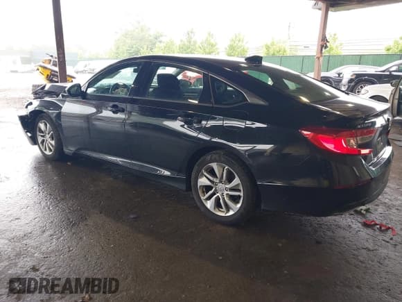 ✅ 2018 Honda Accord LX • VIN: 1HGCV1F10JA263381 • Лот: 42477778. Опубликован ранее на IAAI с пробегом 1 575 миль. Бесплатный доступ к архиву аукционных продаж из США и подробный отчёт об истории автомобиля на DreamBid. Изображение 3.